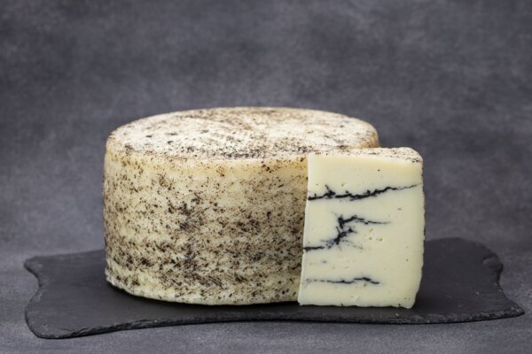 Queso de Oveja con Trufa Negra